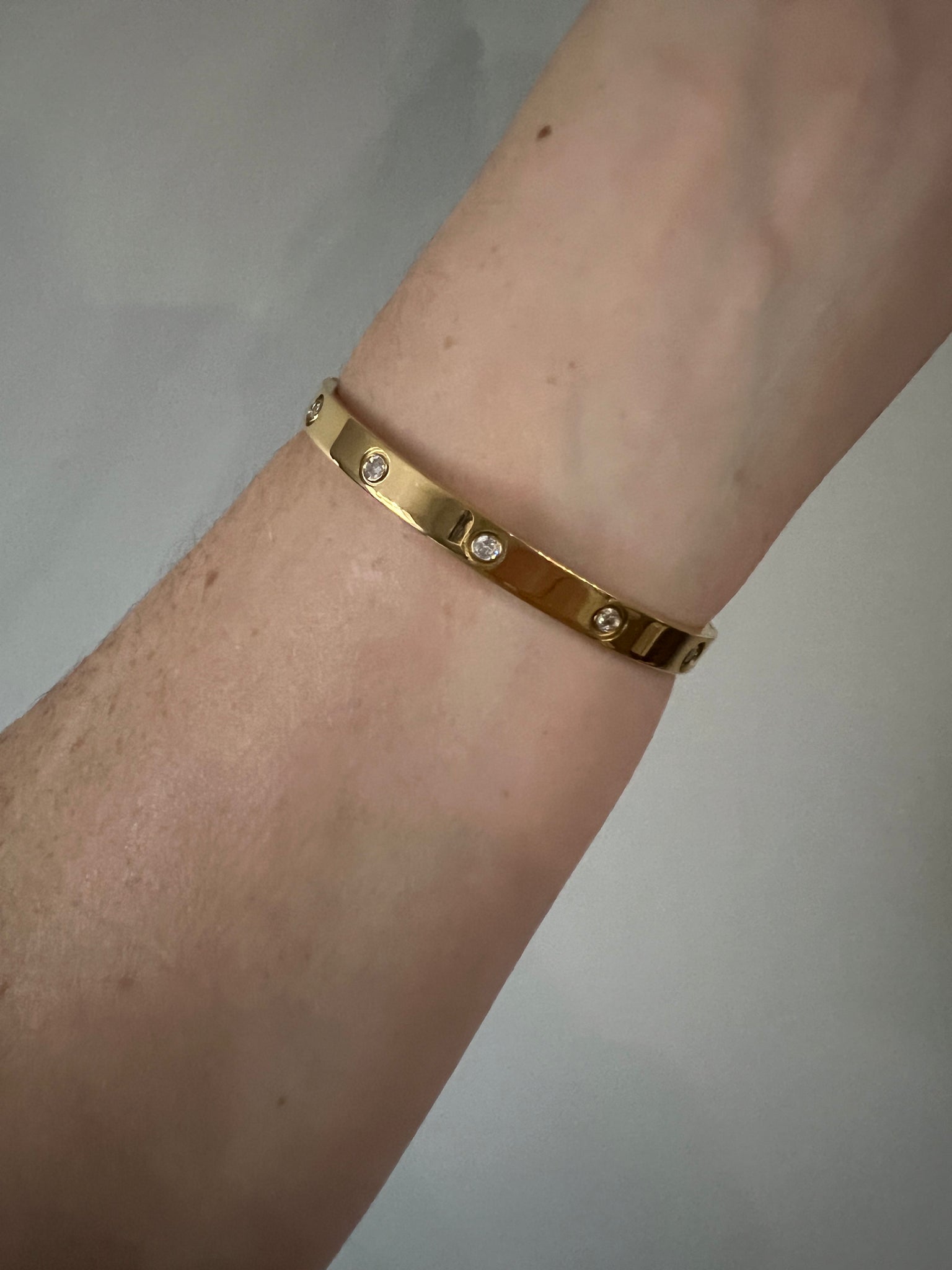 Gold Rhinestone Circle Bangle